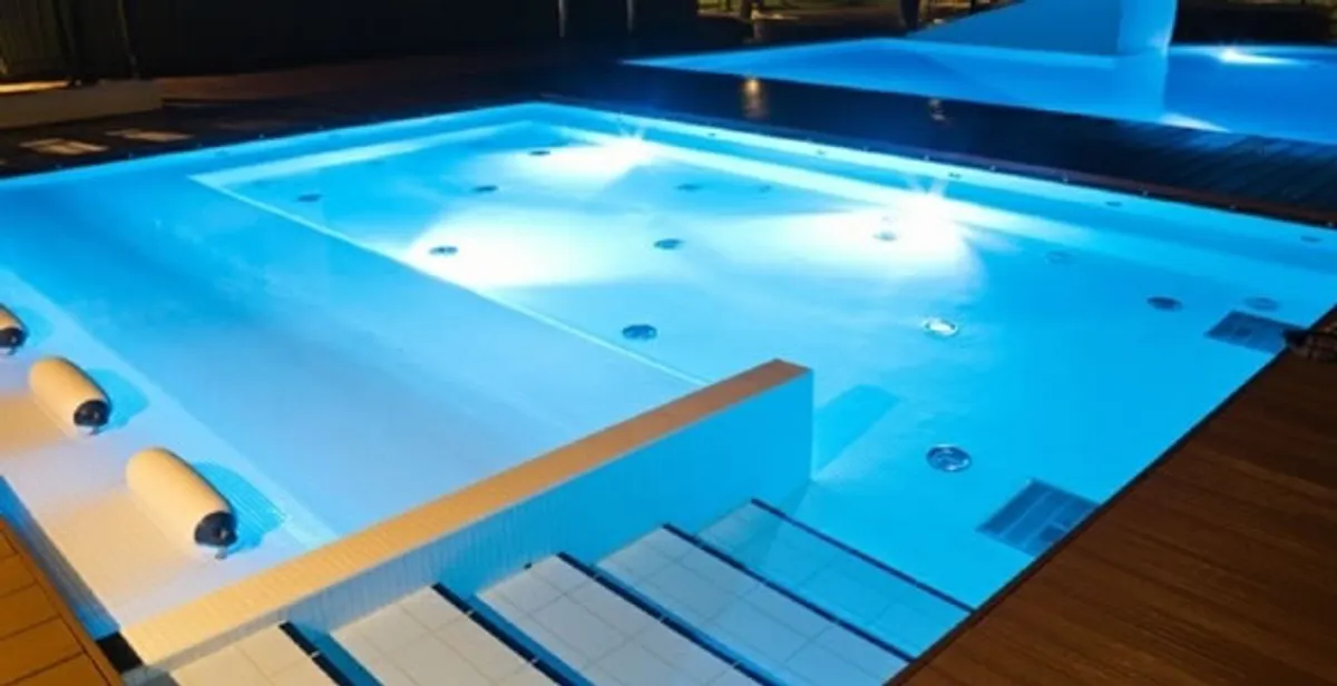 pool light installation and repair services providing modern illuminated pool lighting in Boca Raton, FL