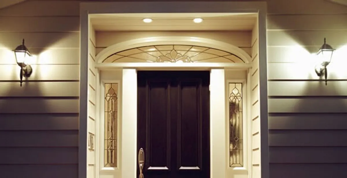 security light installation services with professionally installed entryway lighting in Boca Raton, FL